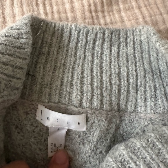 Chunky crewknit pullover sweater - Picture 4 of 5